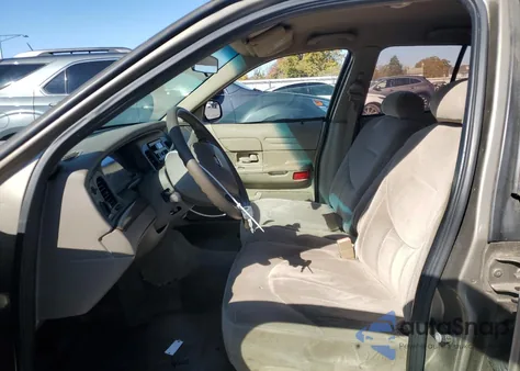 2002 Ford Crown Victoria из США, поврежденный, VIN 2FAFP73WX2X109672